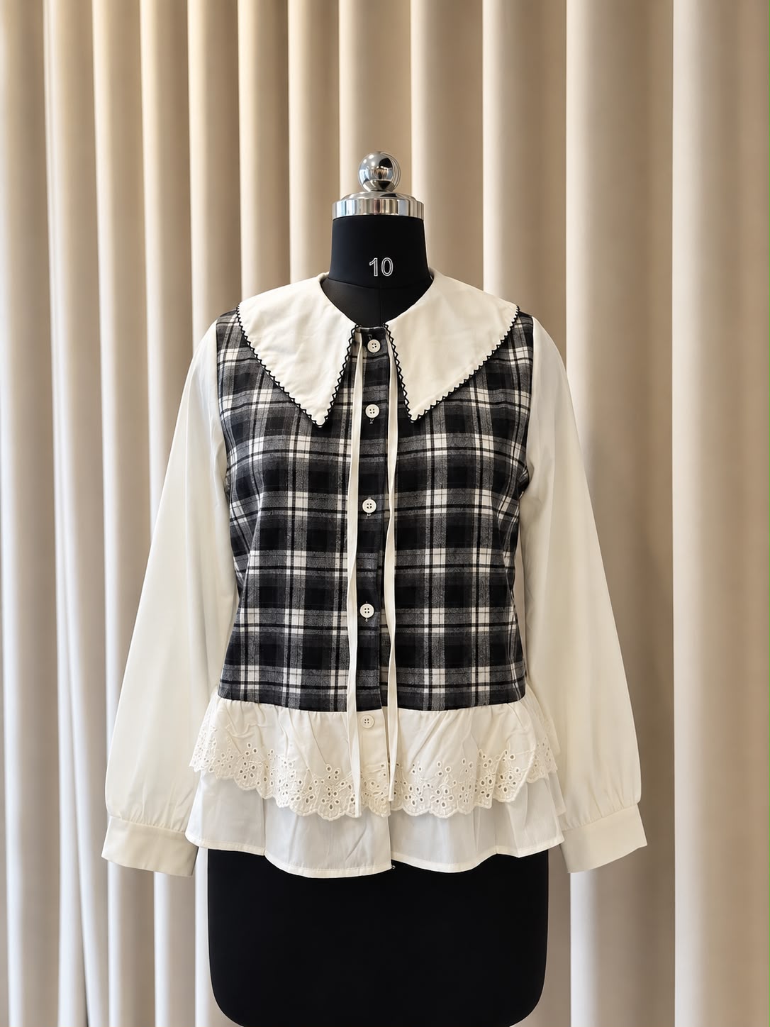 Modern Chic Outfit image 3